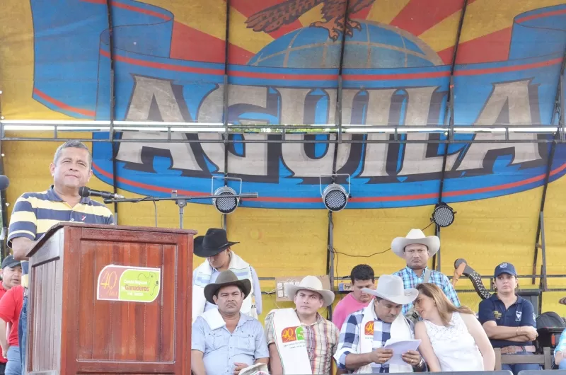 Representante Albeiro Vanegas.